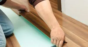 Parquet flotante de madera natural